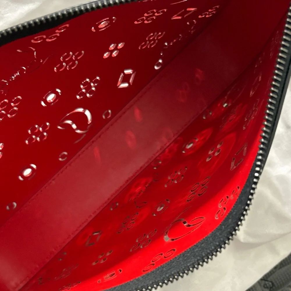 Christian Louboutin Perforated Grain Shoulder bag - Picture 12 of 16